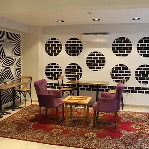 The Reina Hotel